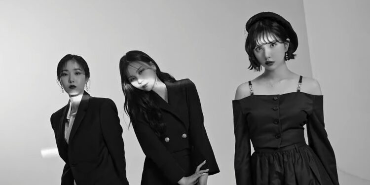 Former GFRIEND Members Eunha, SinB And Umji To Debut As A Trio ‘VIVIZ’