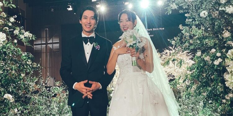 Park Shin Hye And Choi Tae Joon Tie The Wedding Knot