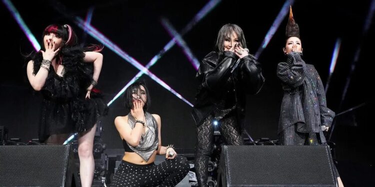 2NE1 Reunites And Performs At Coachella