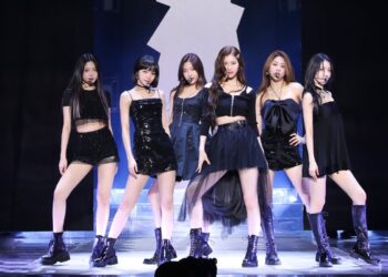 LE-SSERAFIM’s ‘FEARLESS’ Becomes The Highest Selling Girl Group Debut Album In First Day Sells