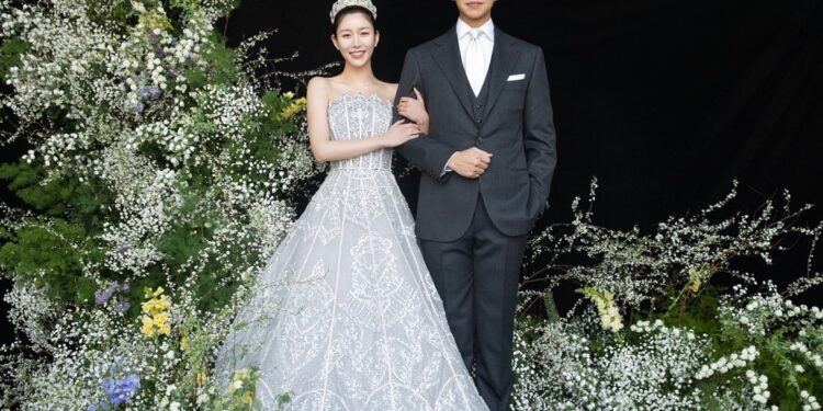 Lee Seung Gi And Lee Da In Ties The Wedding Knot