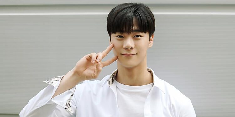 K-Pop Industry Enters A Mourning Period + Artists Postpone Schedules In Light Of The Passing Of ASTRO’s Moonbin