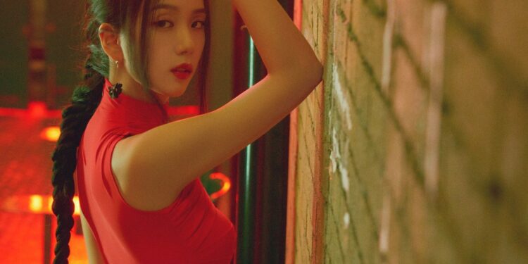 BLACKPINK’S Jisoo Receives ‘Melon Hall Of Fame Certificate’