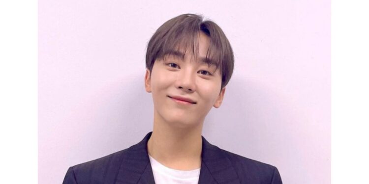 SEVENTEEN’s Seungkwan To Temporarily Halt Group Activities Due To Health Concerns
