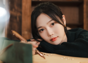 OH MY GIRL’s Hyojung To Release Her First Solo Single ‘Christmas Night Train’