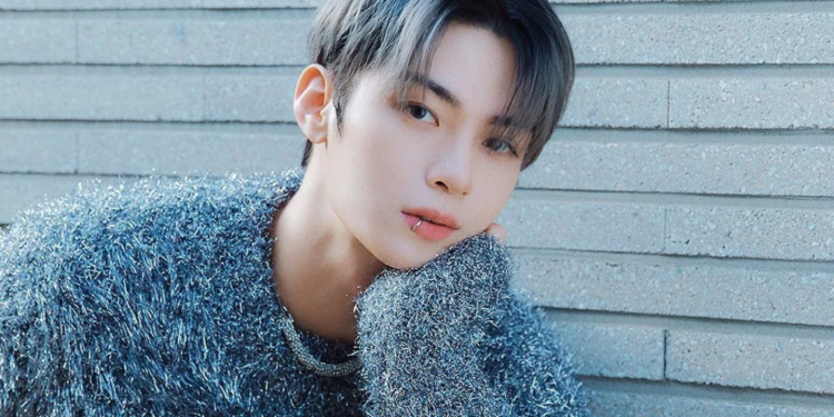 OMEGA X’s Hangyeom Announces Military Enlistment Plans