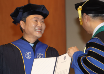 SM Entertainment’s Girl Group Hearts2Hearts Reveals Official Fandom Name