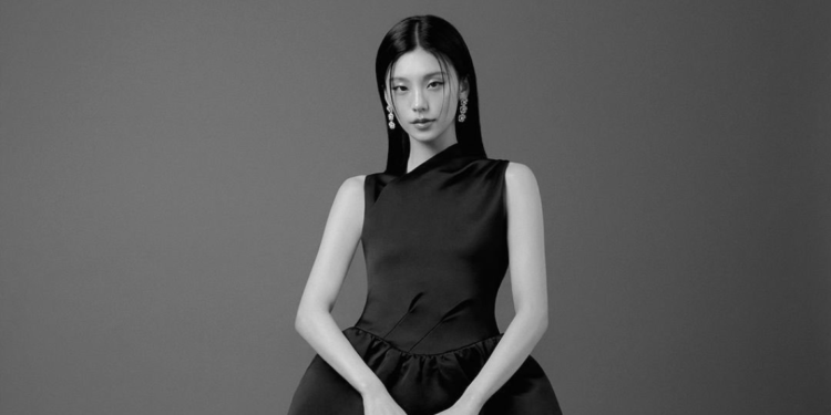 ITZY’s Yeji Announced As The Brand Ambassador For Roger Vivier