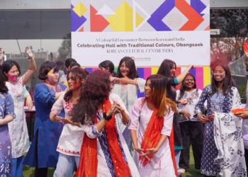 Colours Of Unity: Korean Cultural Centre India Celebrates Holi With Korea’s Obangsaek Spirit