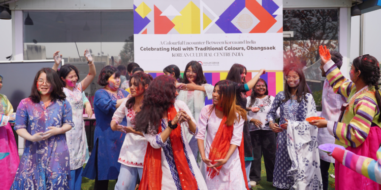 Colours Of Unity: Korean Cultural Centre India Celebrates Holi With Korea’s Obangsaek Spirit