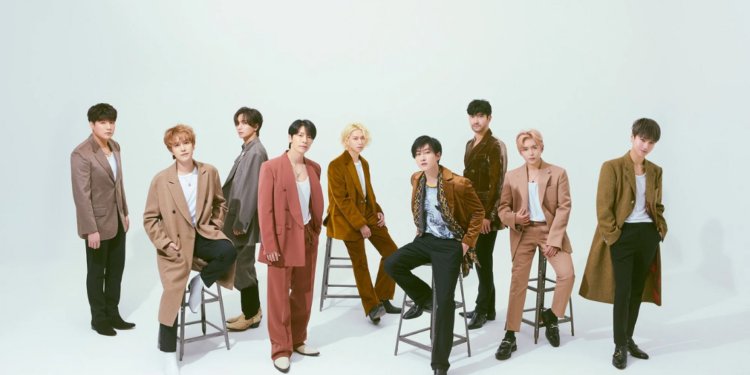 G-Dragon Unveils New Lightstick Ahead Of Solo World Tour