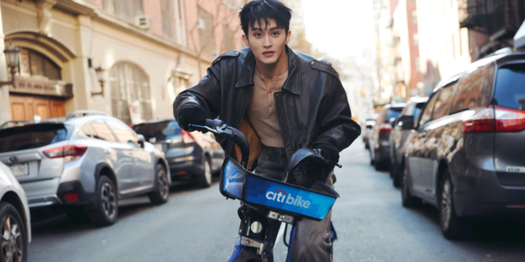 ONEUS’ Keonhee Releases First Solo Single ‘I Just Want Love’