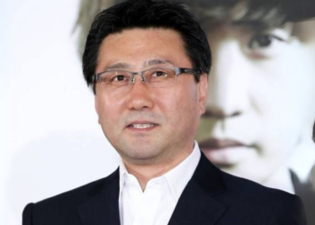 IU Officially Releases Her Remake Album ‘A flower bookmark, Pt. 3’