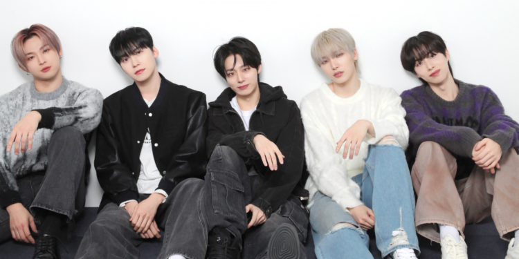 BTS’ RM and V Celebrate with Fans Following Military Discharge