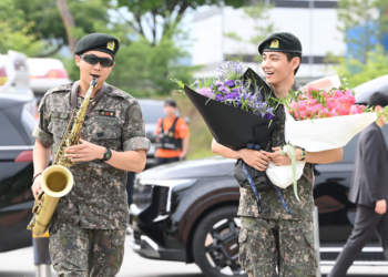 BTS’ RM and V Celebrate with Fans Following Military Discharge