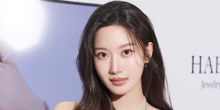 Mun Ka Young Inducted into Hope Bridge’s Honors Club