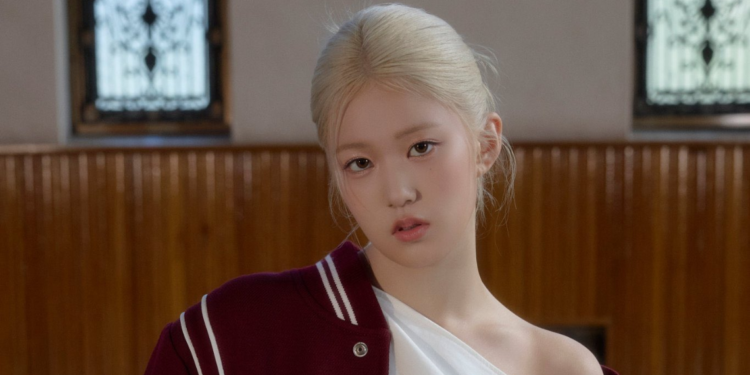 WAKEONE Announces izna’s Yoon Ji Yoon Departure From Group