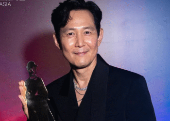 Lee Jung Jae Makes History As First Korean Actor To Win The Chaplin Award Asia